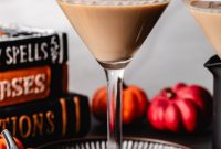 Black Cat Cocktail Recipe: How to Make the Classic Black Cat Drink