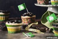 Black & White Irish Cream Cupcakes with Luscious Baileys Frosting