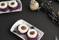 Vegan Gluten-Free Monster Eyeball Macarons: Spooky Halloween Treats