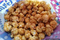 Crispy Baked Caramel Corn Recipe for Movie Nights