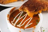Creamy Homemade Tomato Soup Recipe for Cozy Weeknights
