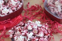Red Velvet Popcorn Recipe: Sweet, Creamy Cranberry-Chocolate Treat