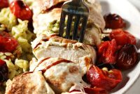 Caprese Chicken Recipe: Juicy Tomato, Mozzarella & Basil Skillet