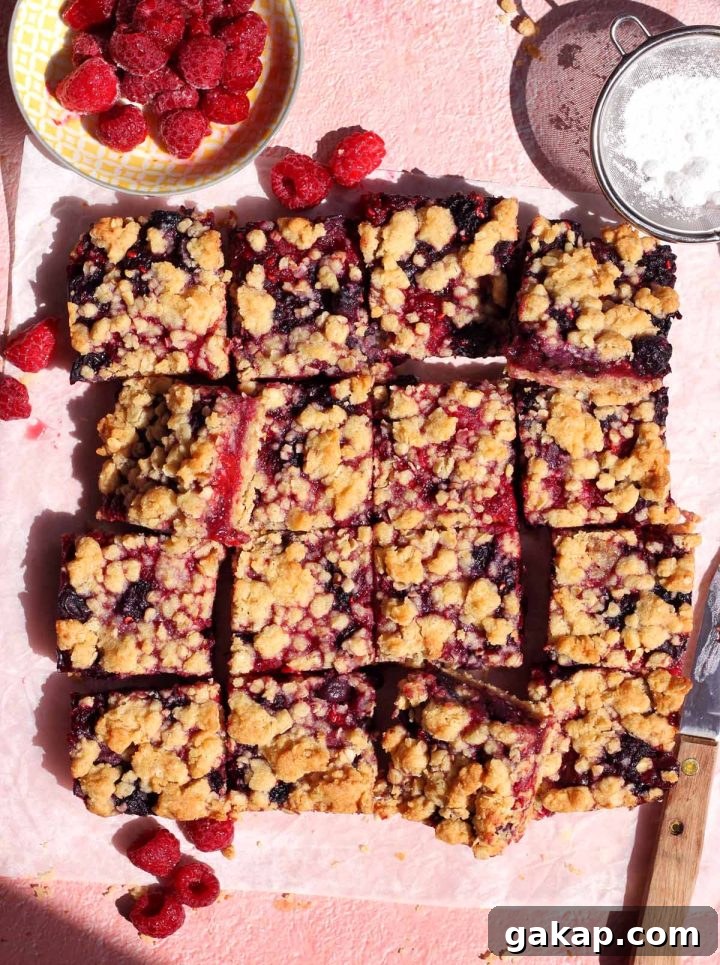 mixed berry crumble bars