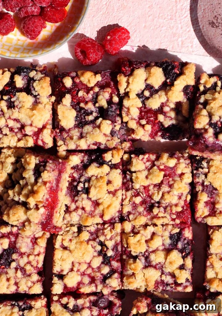 mixed berry crumble bars