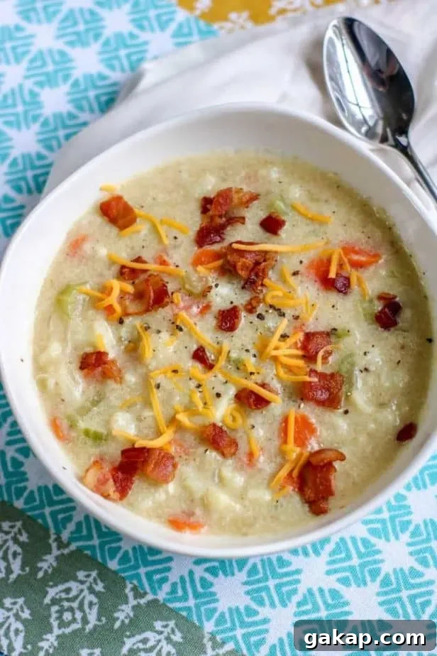 bowl of cauliflower and bacon chowder
