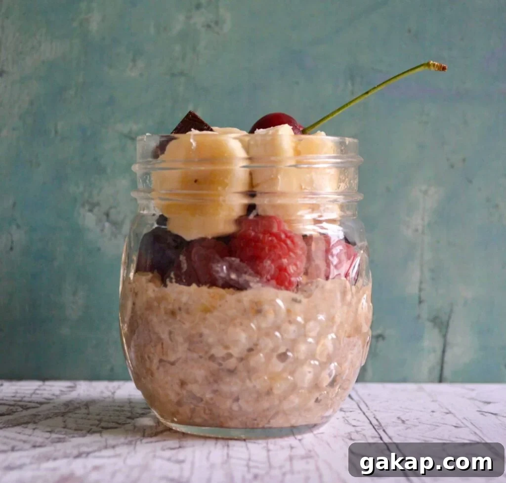 banana split overnight oats