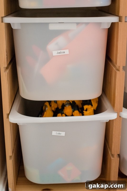 Had enough with toys everywhere? Save time, money, and frustration with this simple secret for organizing kids' toy. Plus how to get your KIDS to organize their own toys! 