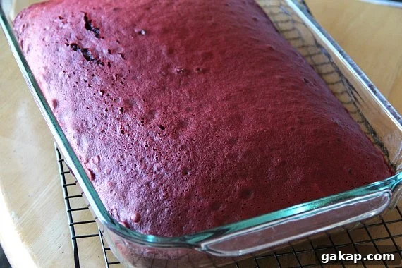 Baked red velvet cake