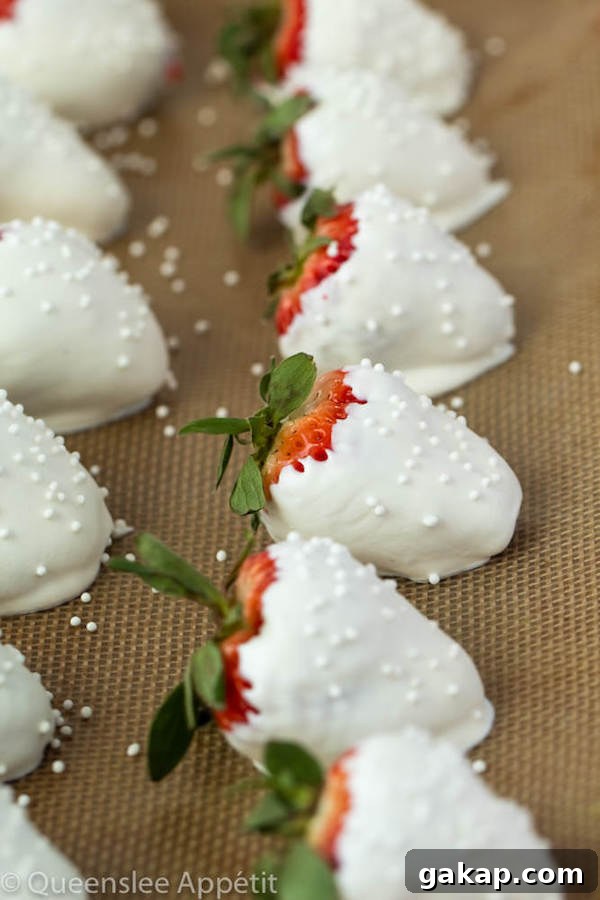 White Chocolate Strawberry Cupcakes with Ganache Drizzle 11 White Chocolate Covered Strawberries