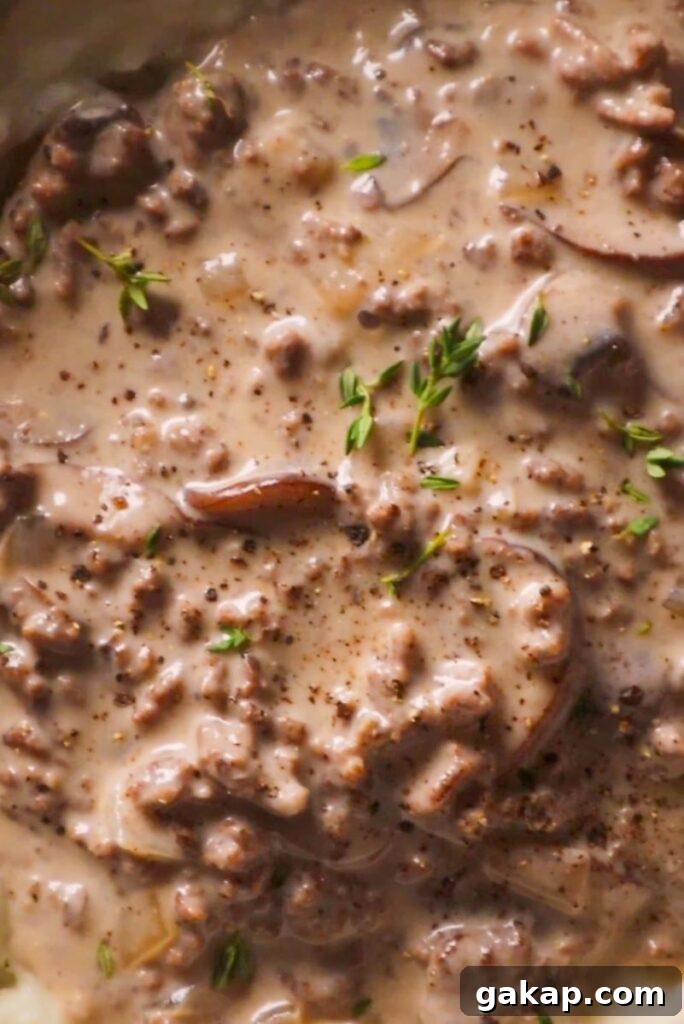 Creamy Mushroom Garlic Gravy for Hamburgers 4 garlic mushroom hamburger gravy