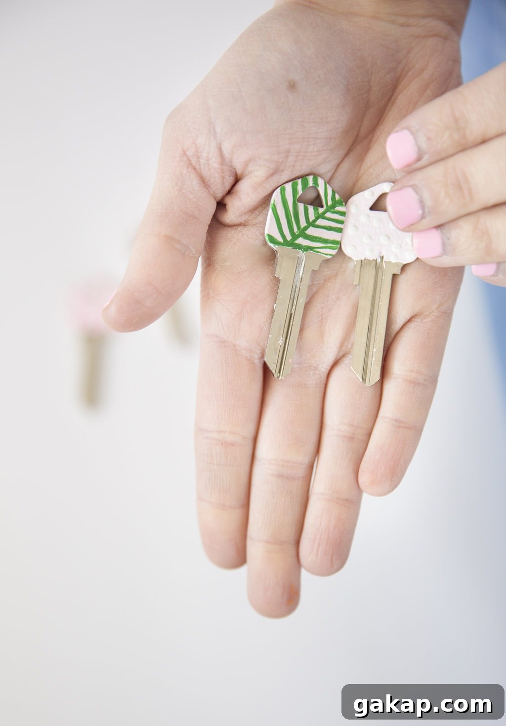 DIY Chic Painted Key Tops: Stylish Ways to Customize Your Keys 3 img 92765 2