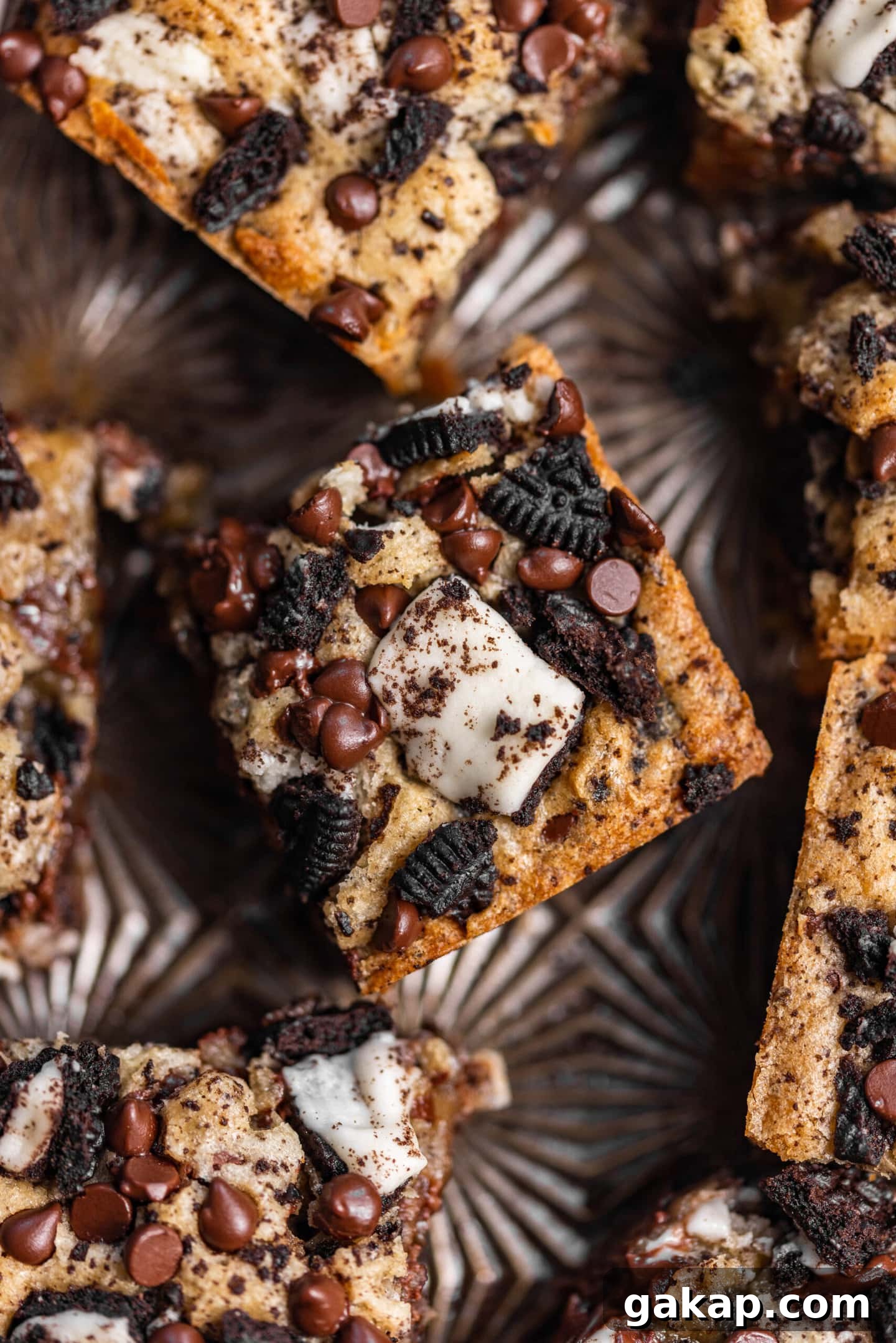 Close up of Oreo blondies from the top.